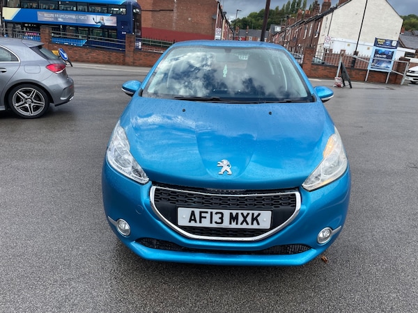 Used Peugeot 208 2013 for sale - 76293434: Photo 2