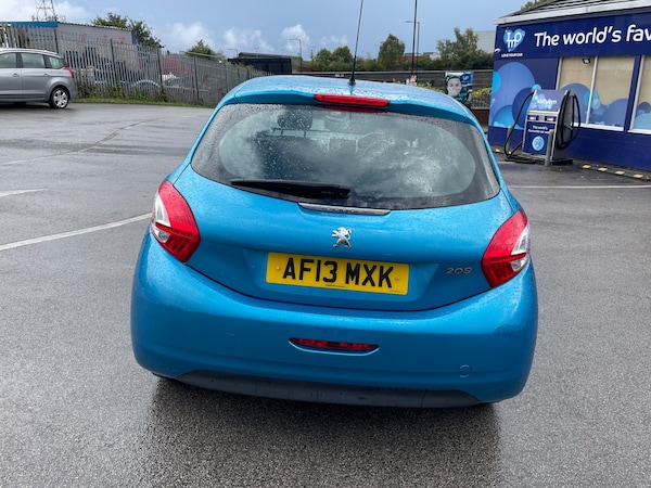 Used Peugeot 208 2013 for sale - 76293434: Photo 6