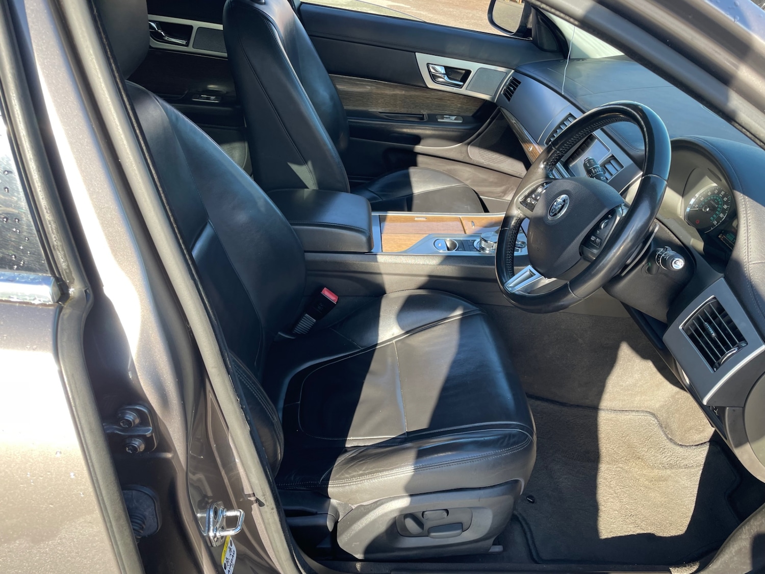 Used Jaguar XF 2012 for sale - 76163789: Photo 14