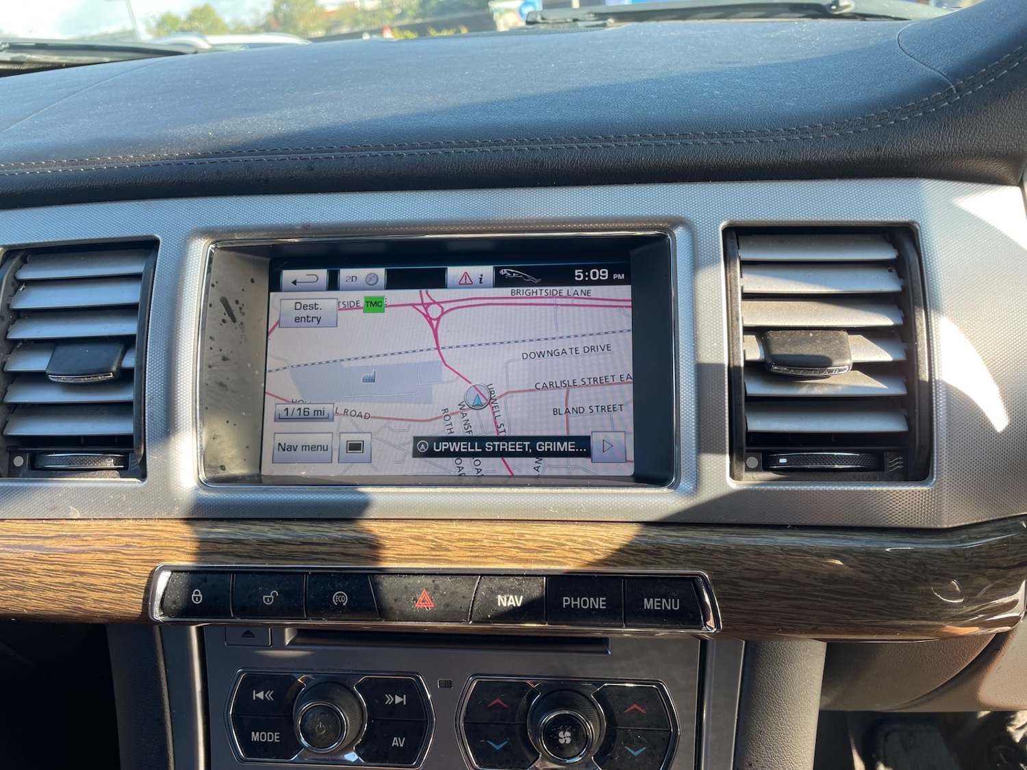 Used Jaguar XF 2012 for sale - 76163789: Photo 17