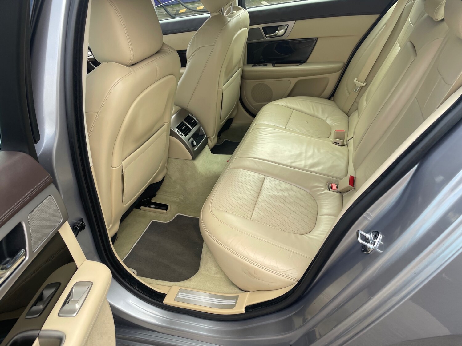 Used Jaguar XF 2011 for sale - 78028760: Photo 10