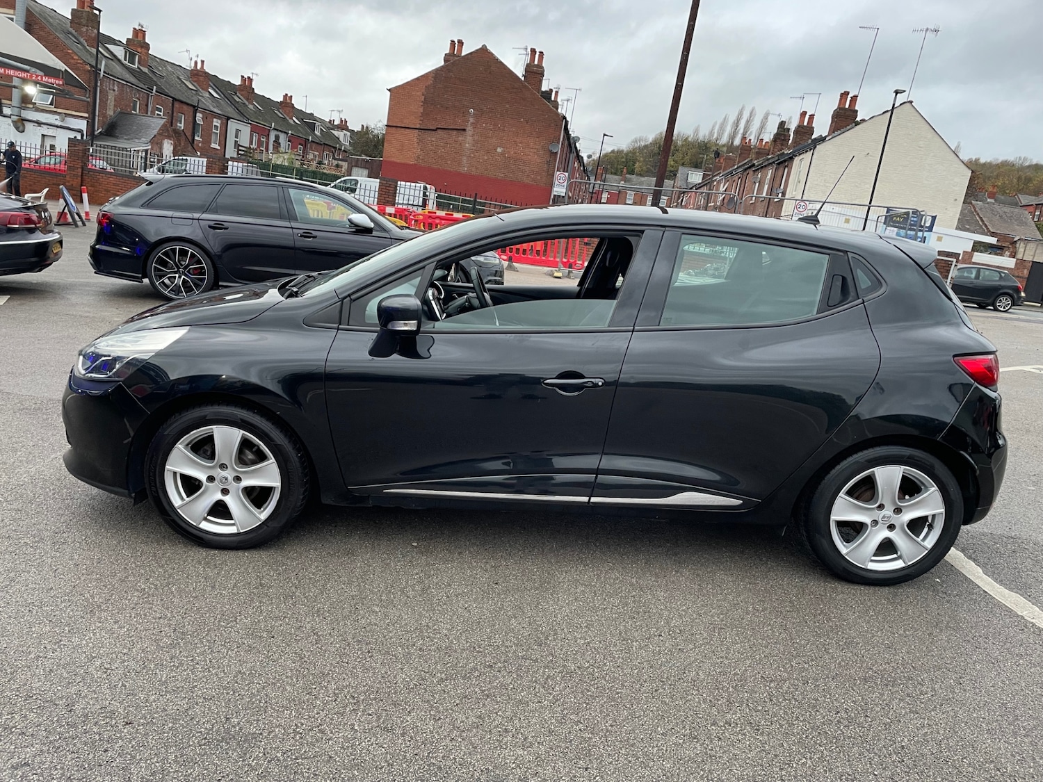 Used Renault Clio 2014 for sale - 77140226: Photo 4