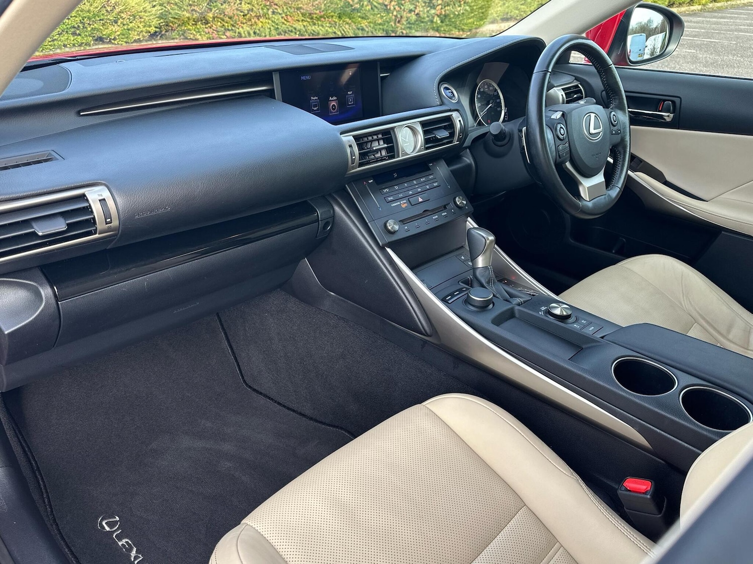 Used Lexus IS 2016 for sale - 76514395: Photo 2