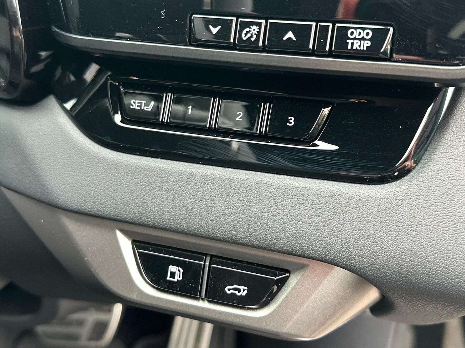 Used Lexus RX 2025 for sale - 76419877: Photo 16