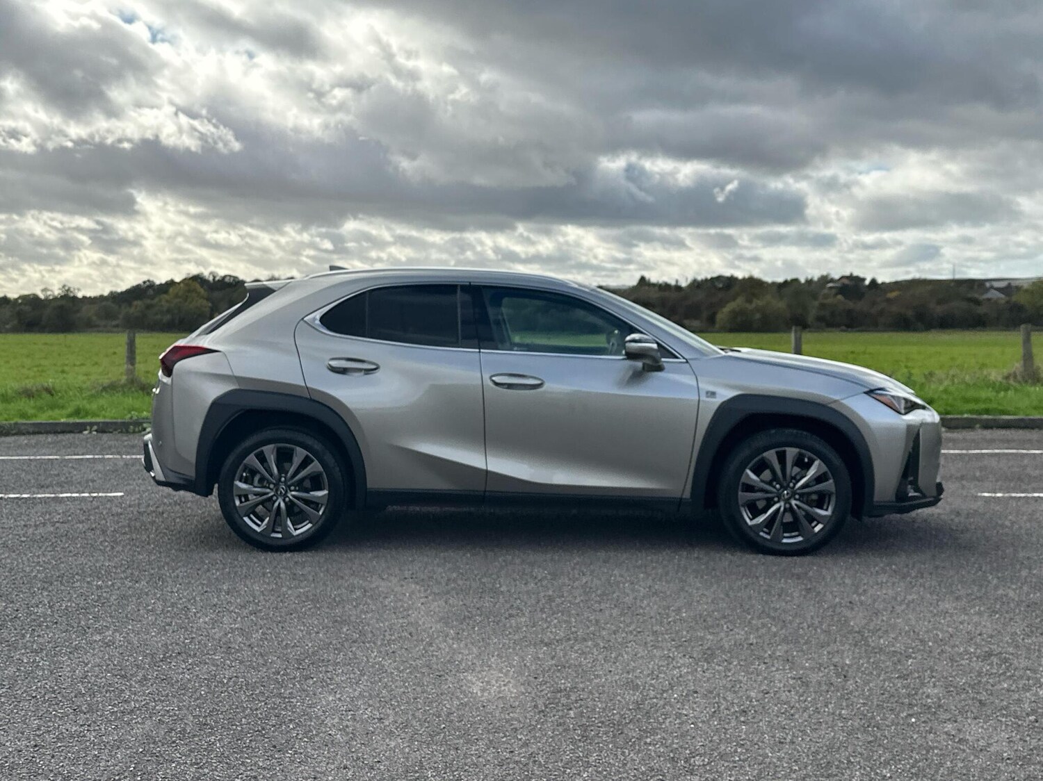 Used Lexus UX 2023 for sale - 76338467: Photo 4