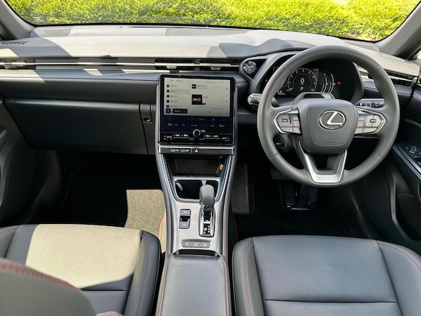 Used Lexus LBX 2025 for sale - 75460258: Photo 12