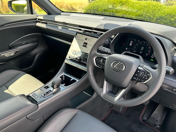 Used Lexus LBX 2025 for sale - 75460258: Photo 6