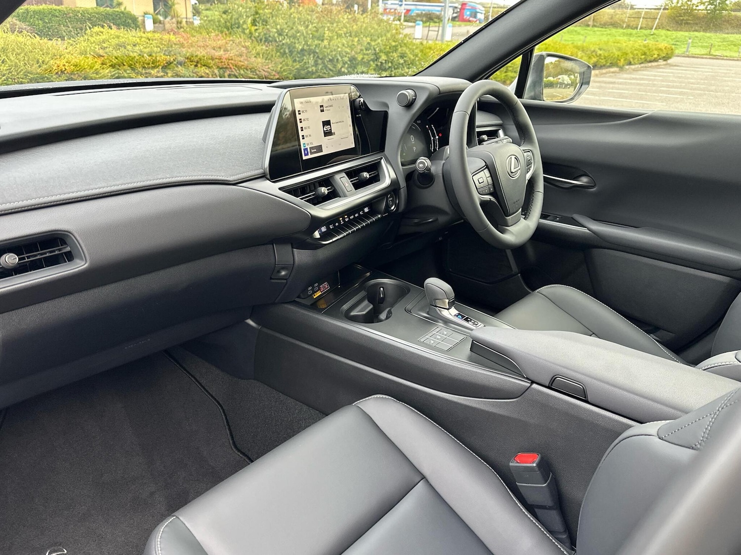 Used Lexus UX 2025 for sale - 78215639: Photo 2
