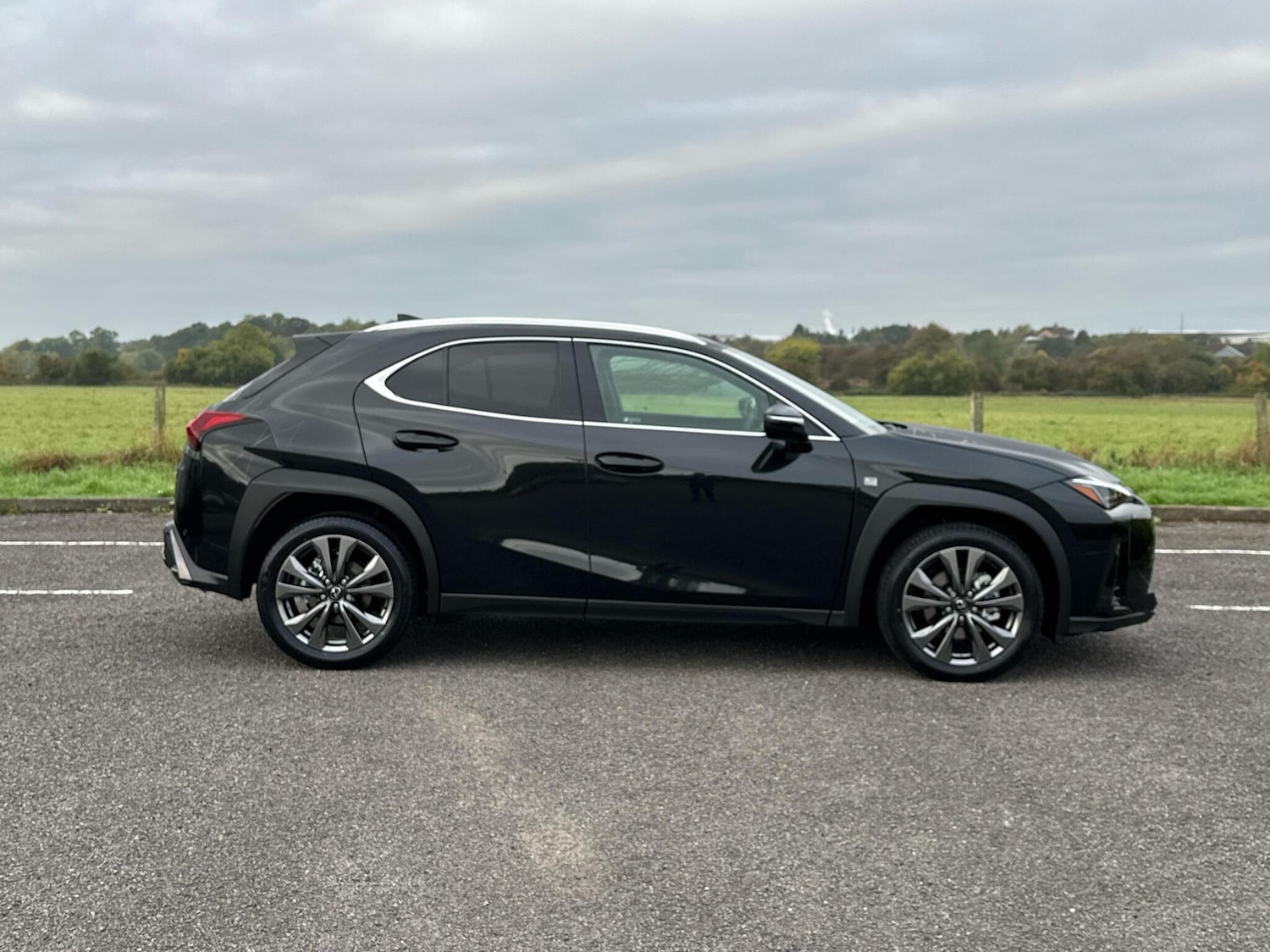 Used Lexus UX 2025 for sale - 78215639: Photo 4