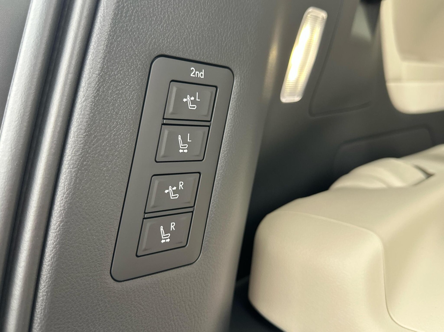 Used Lexus LM 2025 for sale - 76271557: Photo 13