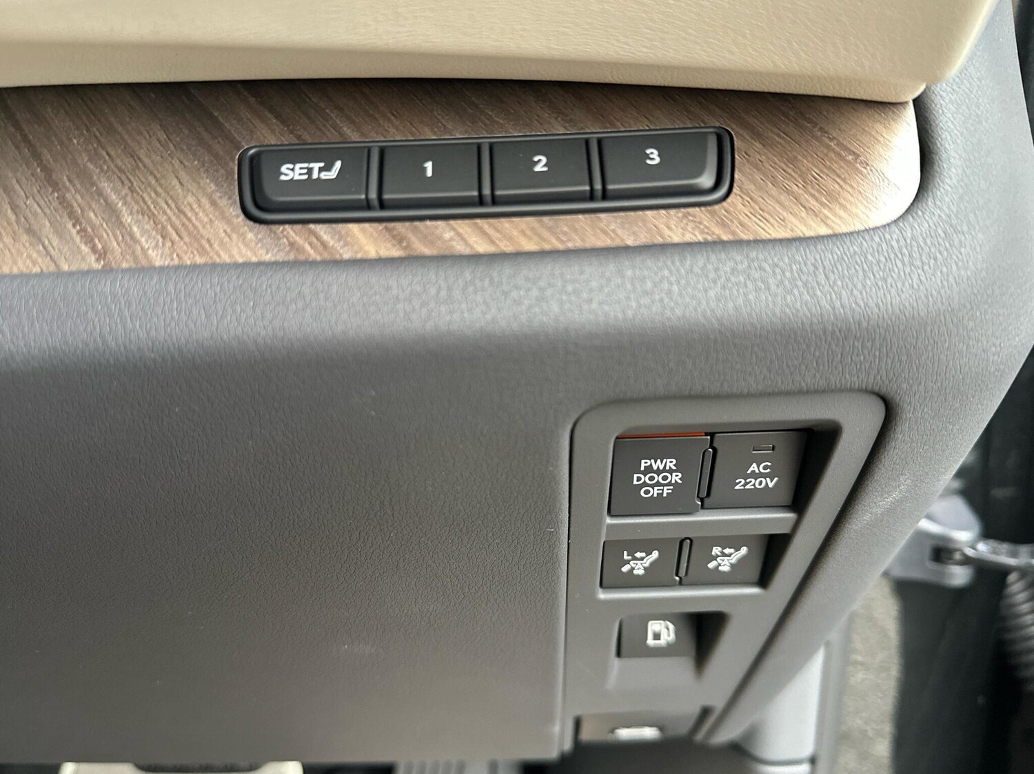 Used Lexus LM 2025 for sale - 76271557: Photo 18