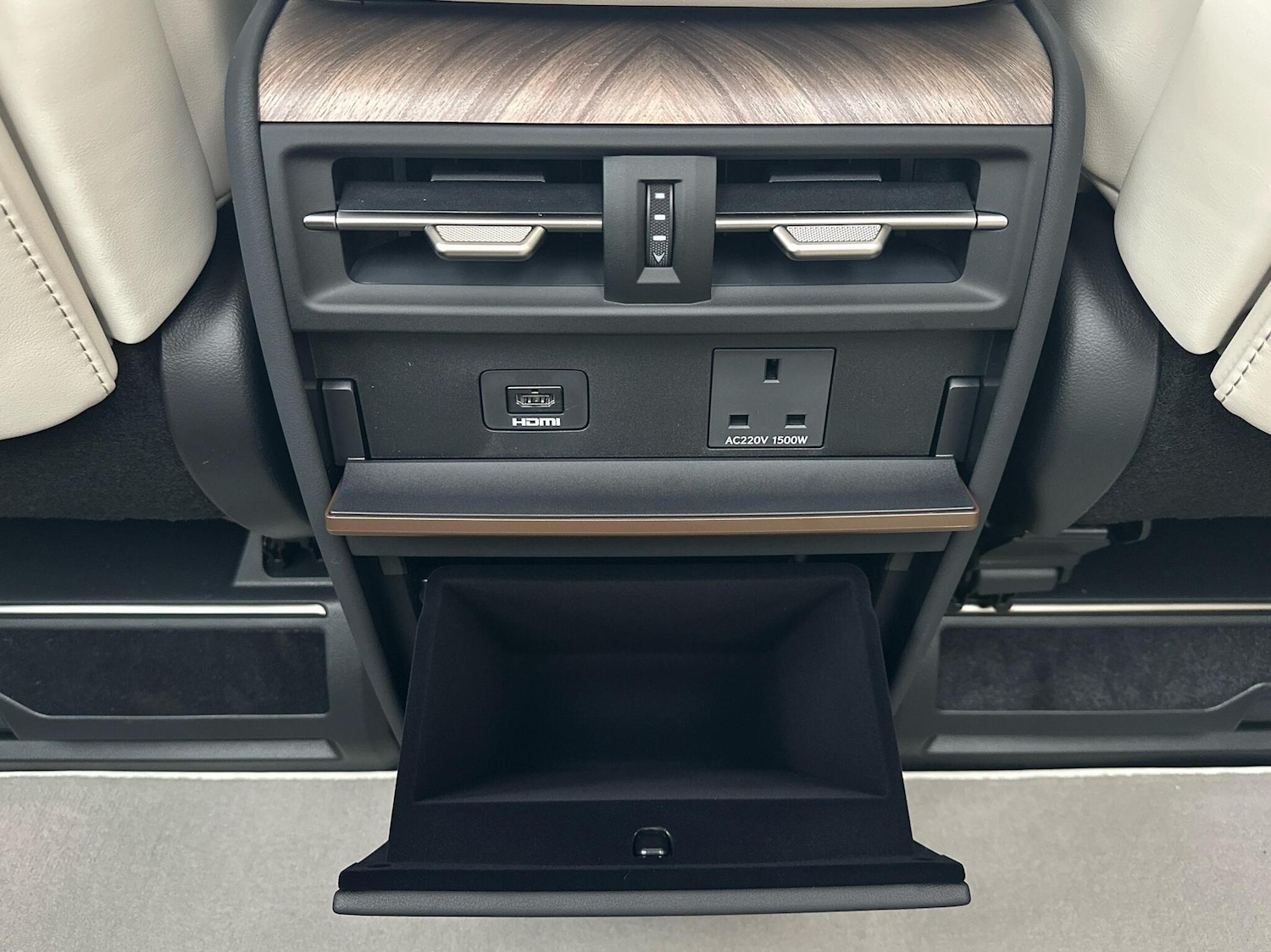 Used Lexus LM 2025 for sale - 76271557: Photo 27