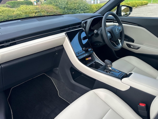 Used Lexus LBX 2025 for sale - 76043997: Photo 2