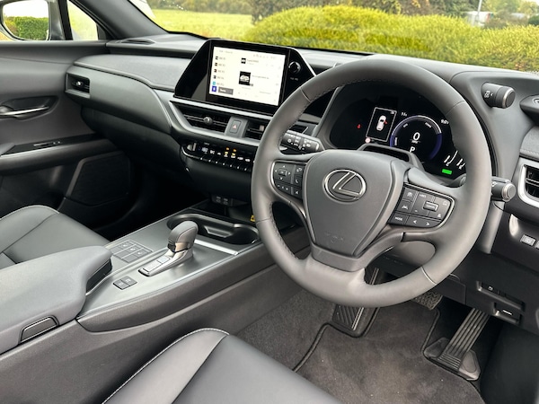 Used Lexus UX 2025 for sale - 76241239: Photo 6