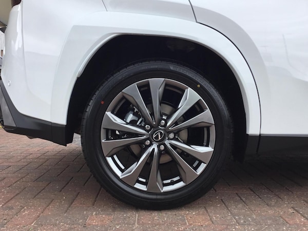 Used Lexus UX 2025 for sale - 74863136: Photo 5