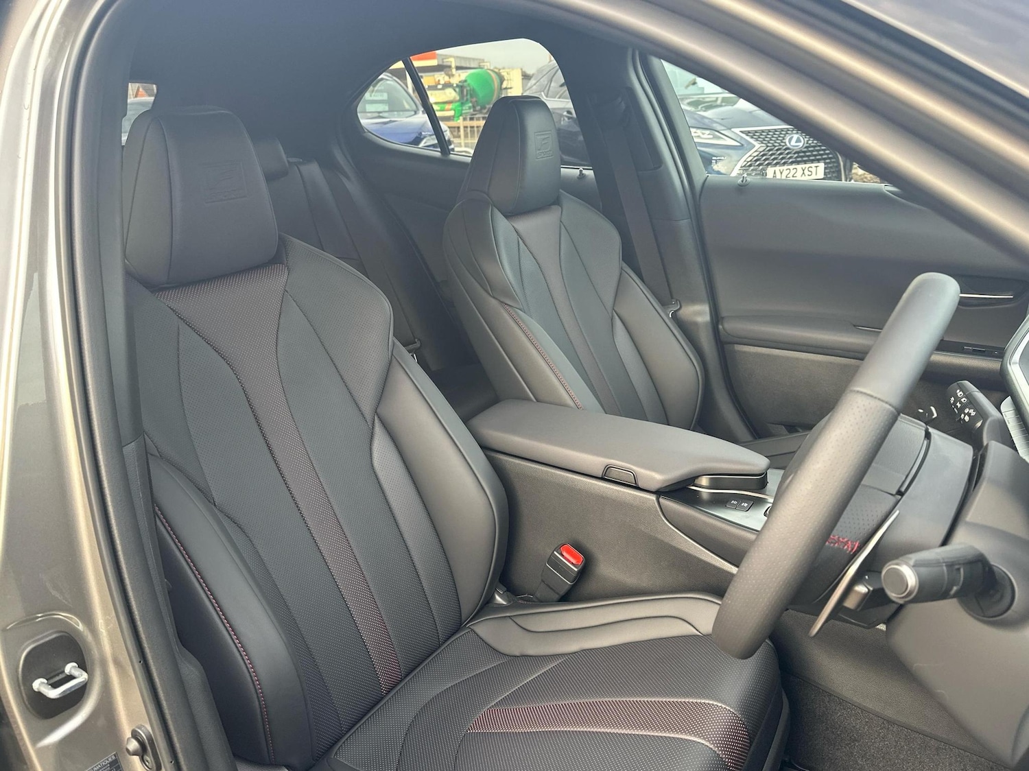 Used Lexus UX 2025 for sale - 77770680: Photo 11