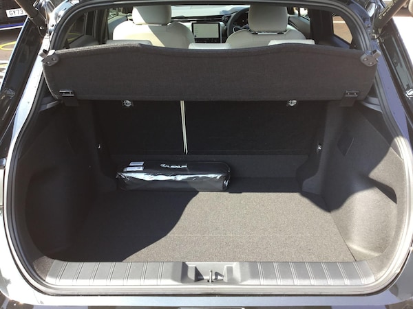 Used Lexus LBX 2025 for sale - 75052488: Photo 8