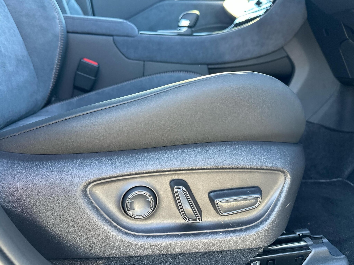 Used Lexus LBX 2025 for sale - 76389739: Photo 14