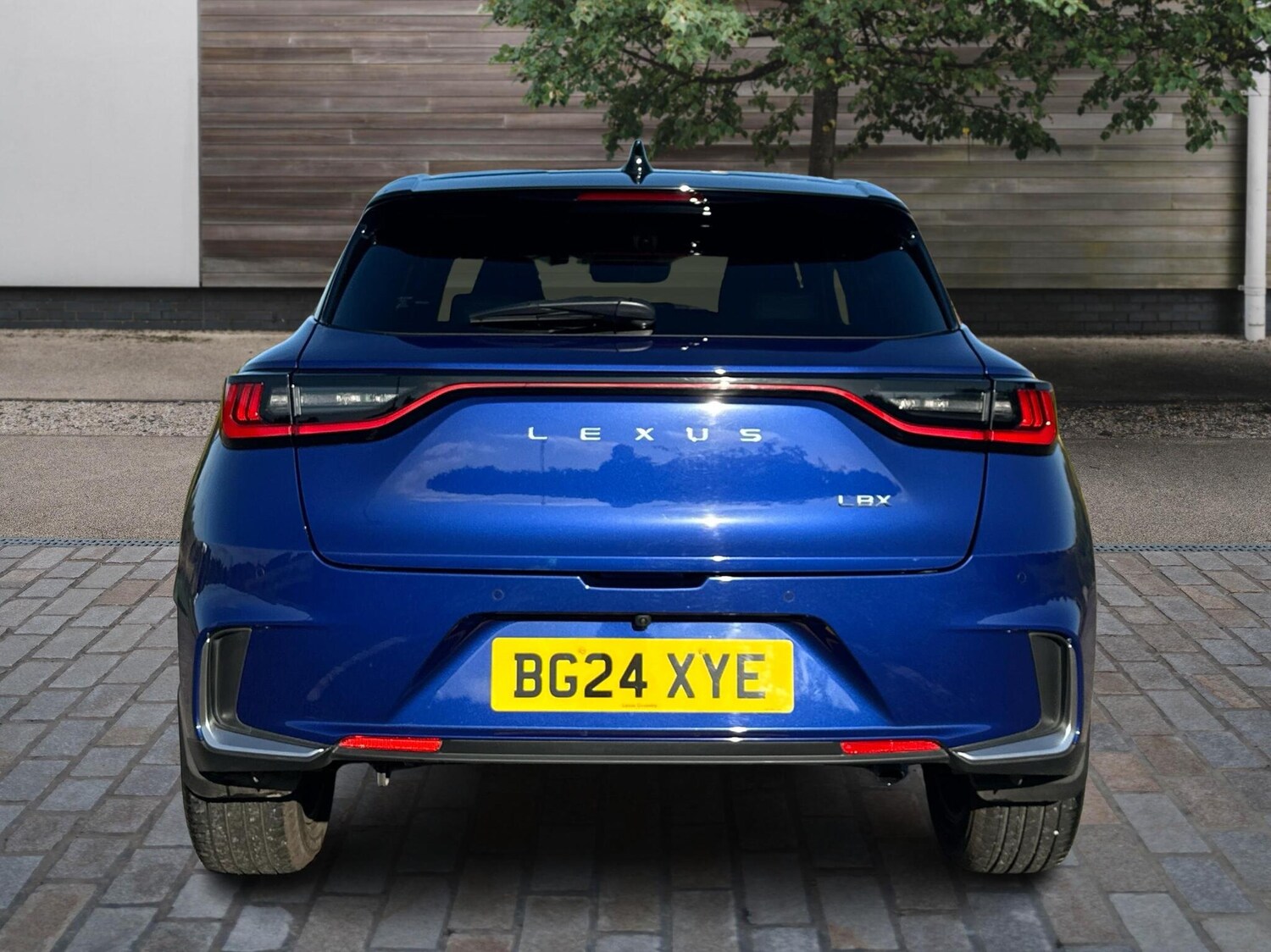 Used Lexus LBX 2024 for sale - 76033256: Photo 4