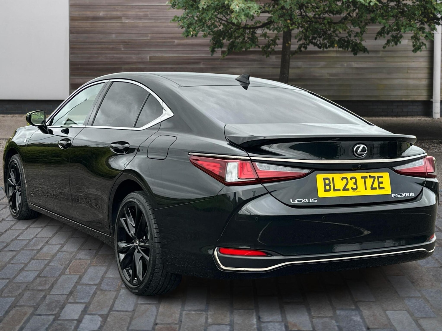 Used Lexus ES 2023 for sale - 76434336: Photo 3