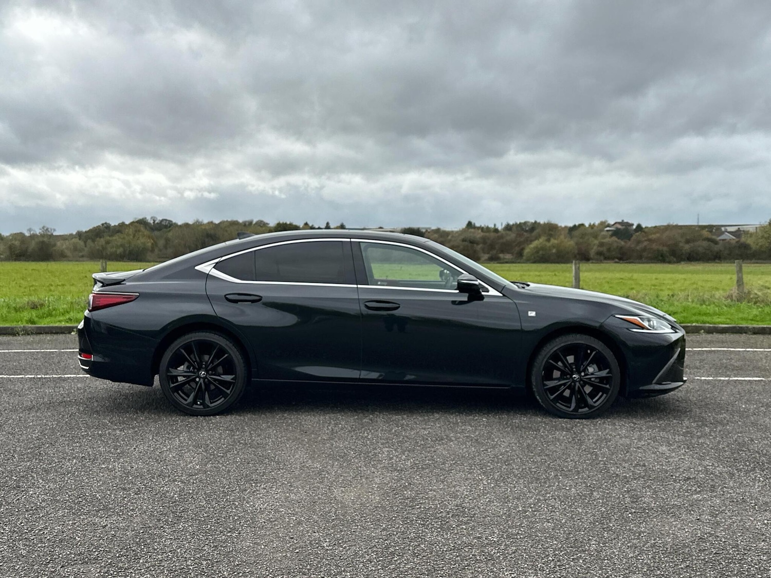 Used Lexus ES 2023 for sale - 76434336: Photo 4