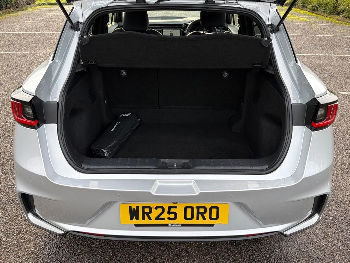 Used Lexus LBX 2025 for sale - 77280589: Photo 10