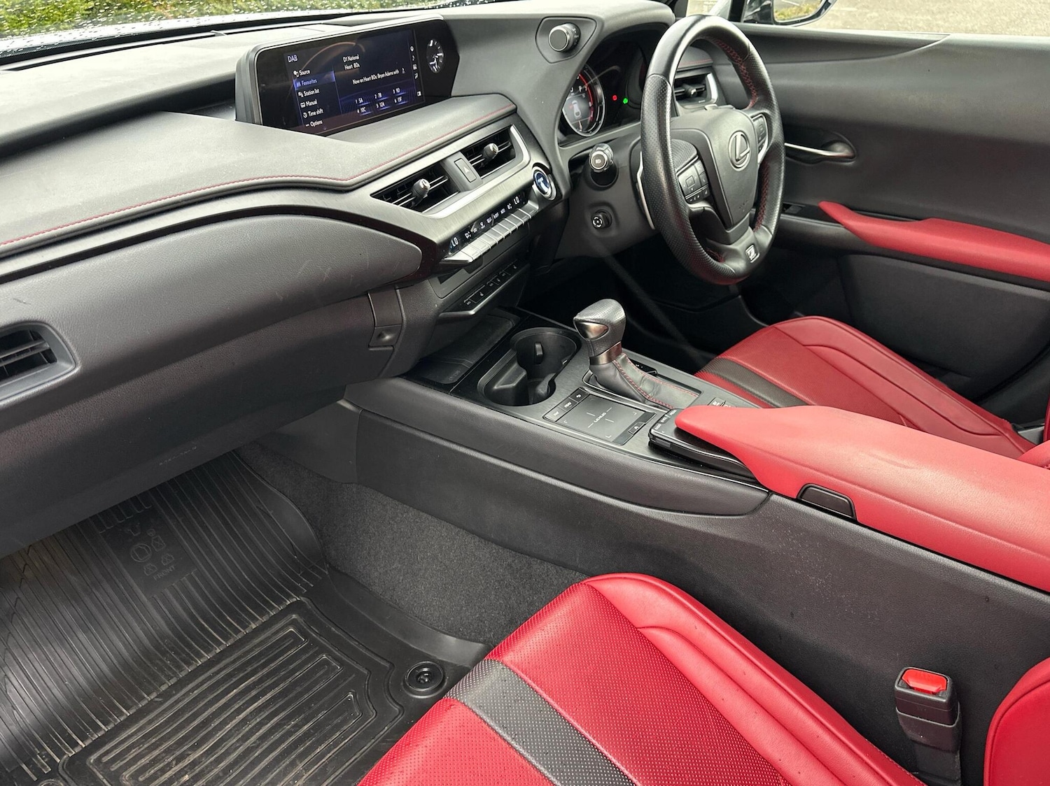 Used Lexus UX 2019 for sale - 76800592: Photo 2