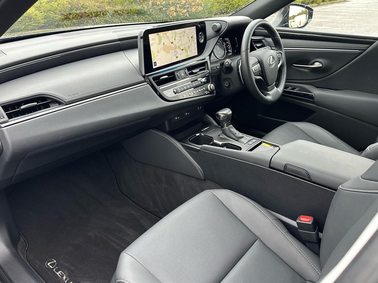 Used Lexus ES 2023 for sale - 76800712: Photo 2