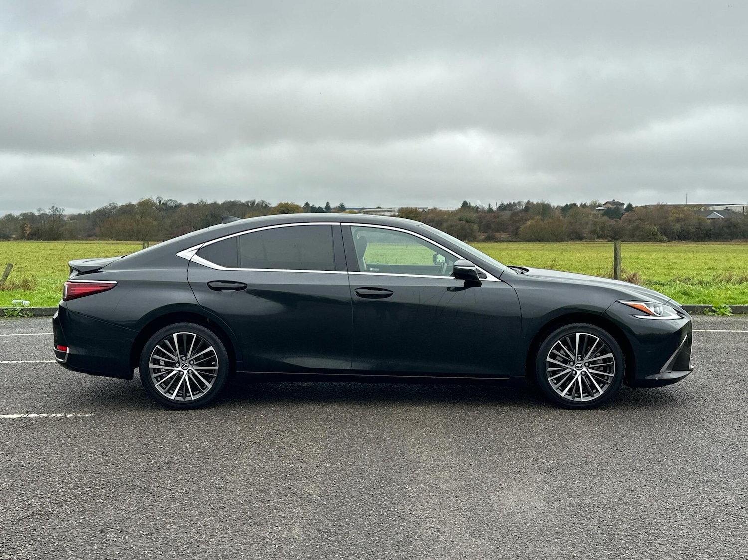 Used Lexus ES 2023 for sale - 76800712: Photo 4