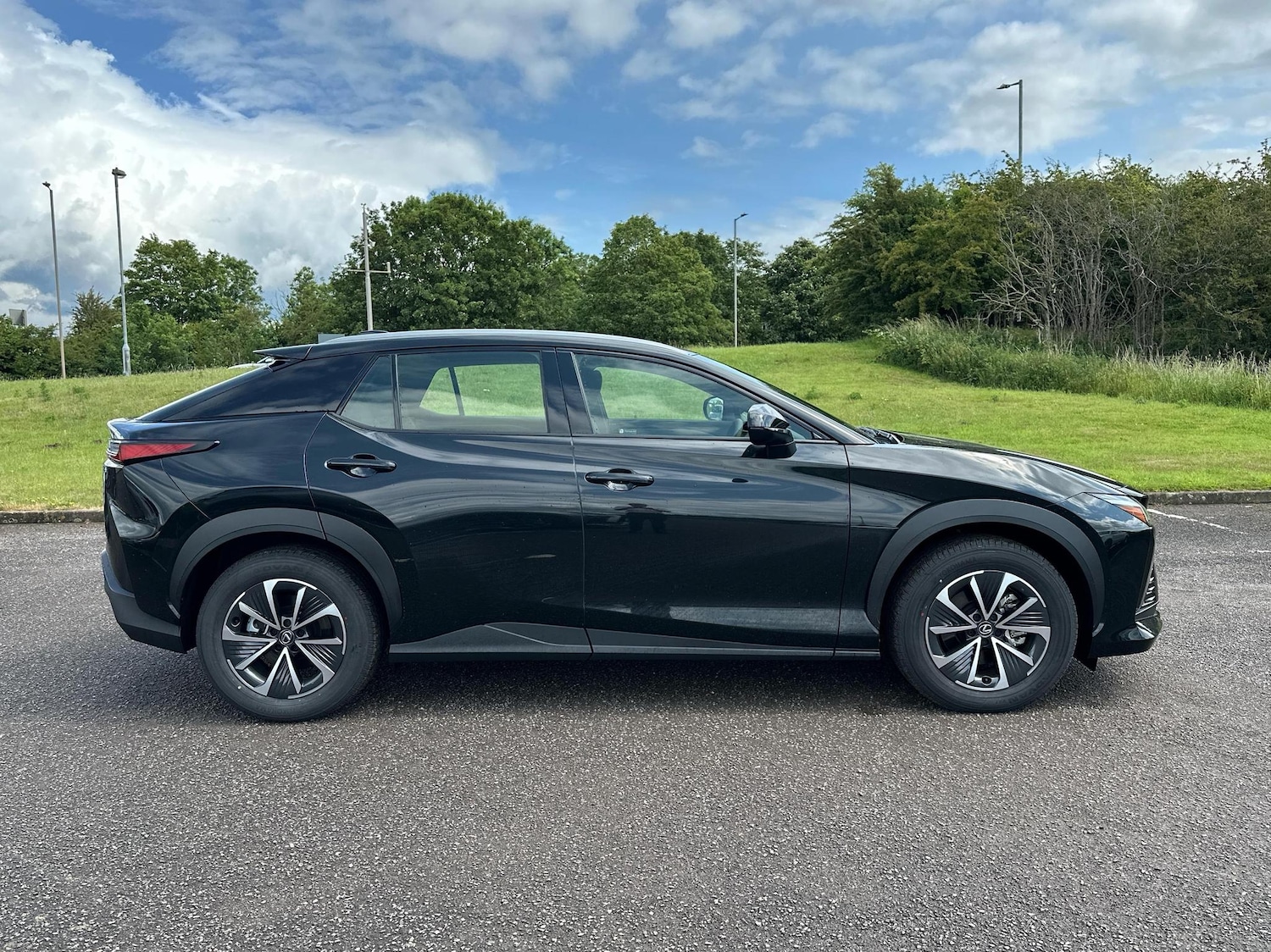 Used Lexus RZ 2025 for sale - 76800549: Photo 5