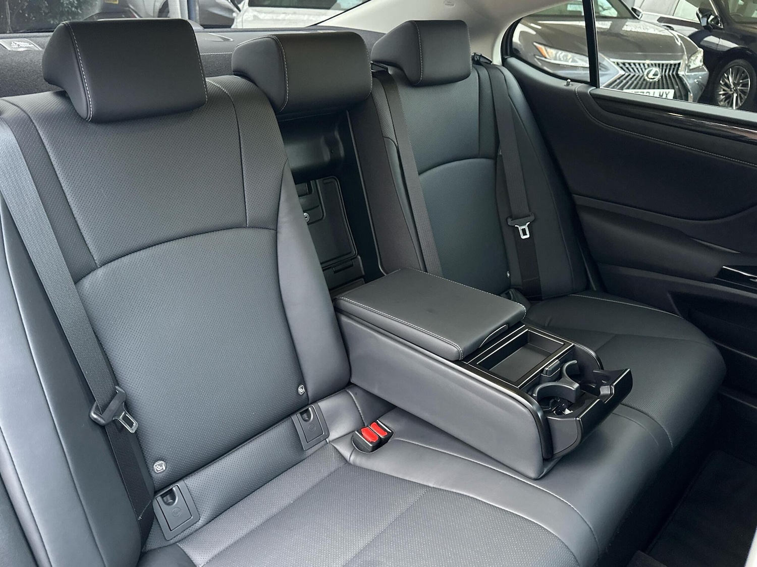 Used Lexus ES 2023 for sale - 76800443: Photo 9