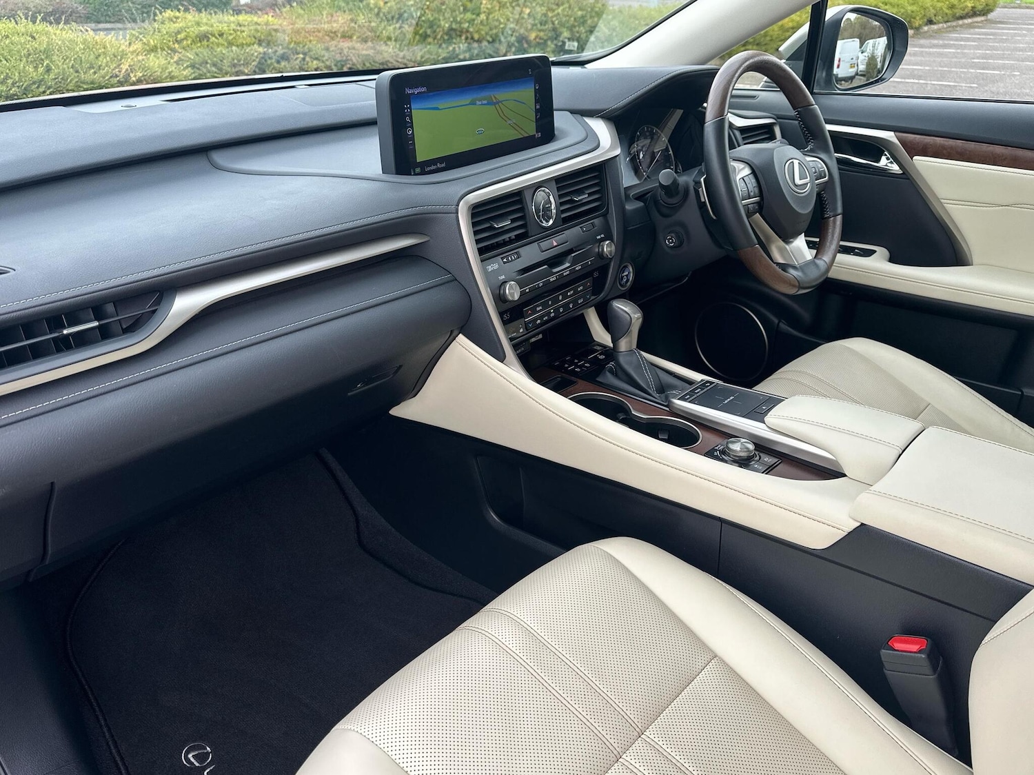 Used Lexus RX 2022 for sale - 76419862: Photo 2