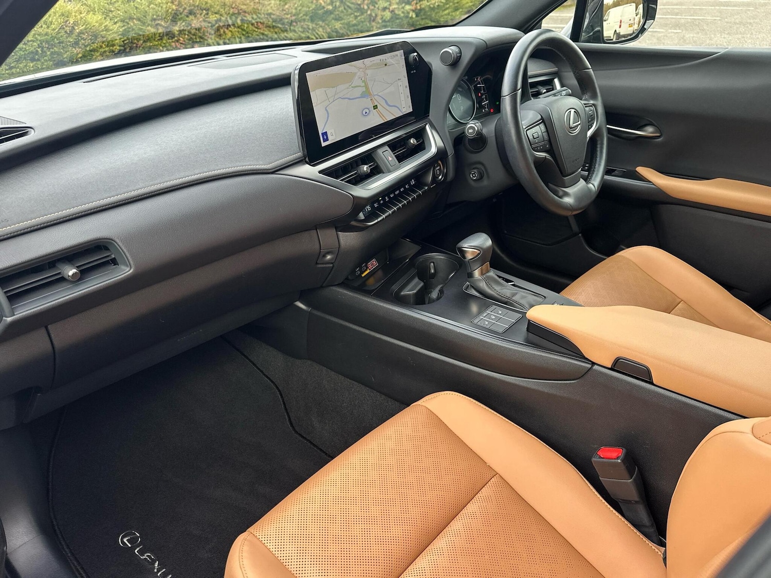 Used Lexus UX 2022 for sale - 76523240: Photo 2