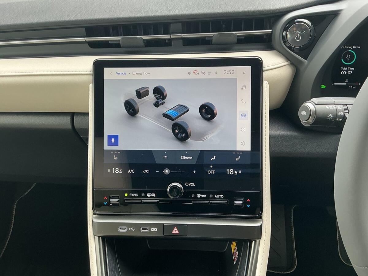 Used Lexus LBX 2026 for sale - 78088062: Photo 11