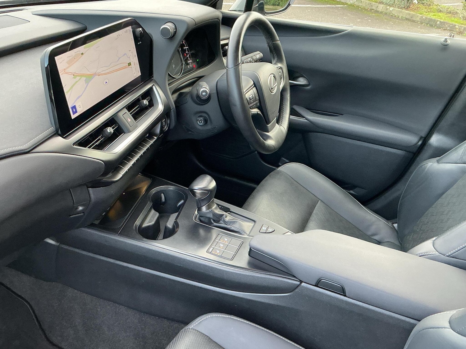 Used Lexus UX 2022 for sale - 76593388: Photo 2