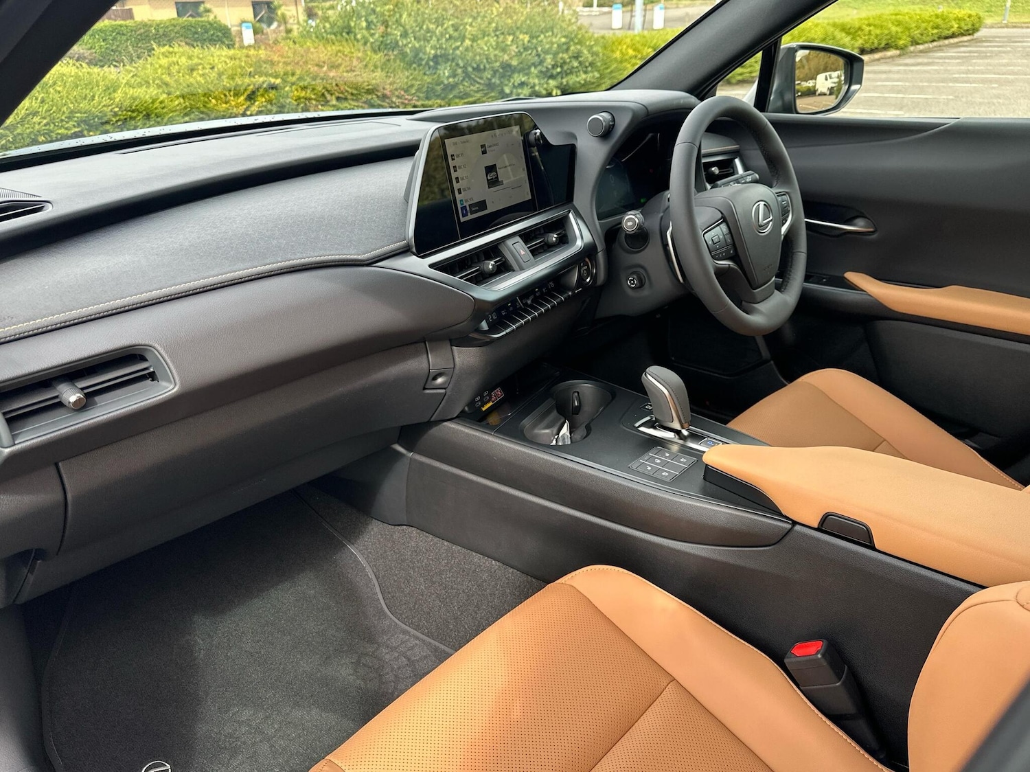 Used Lexus UX 2025 for sale - 77770740: Photo 2