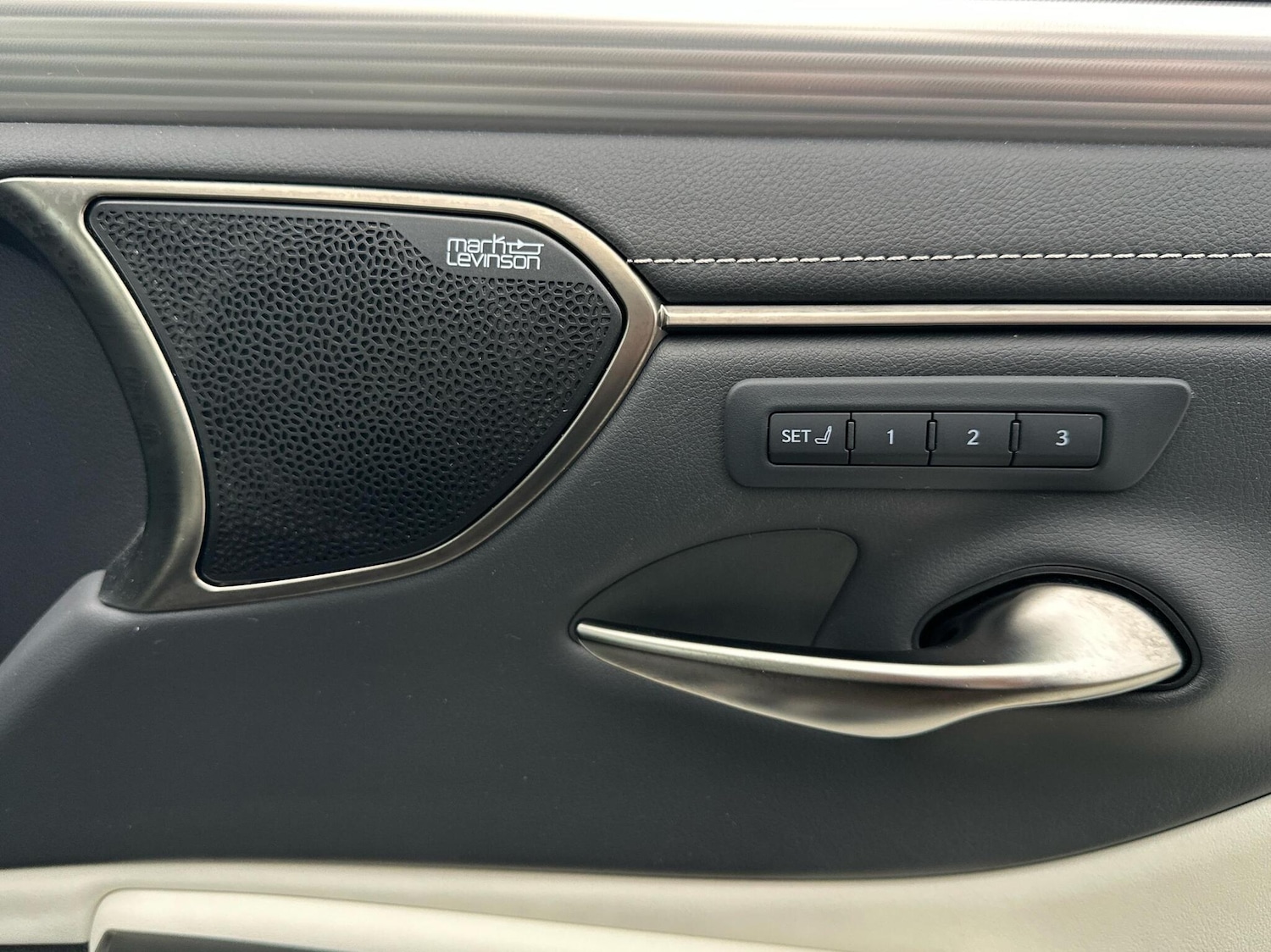 Used Lexus ES 2023 for sale - 76730707: Photo 16