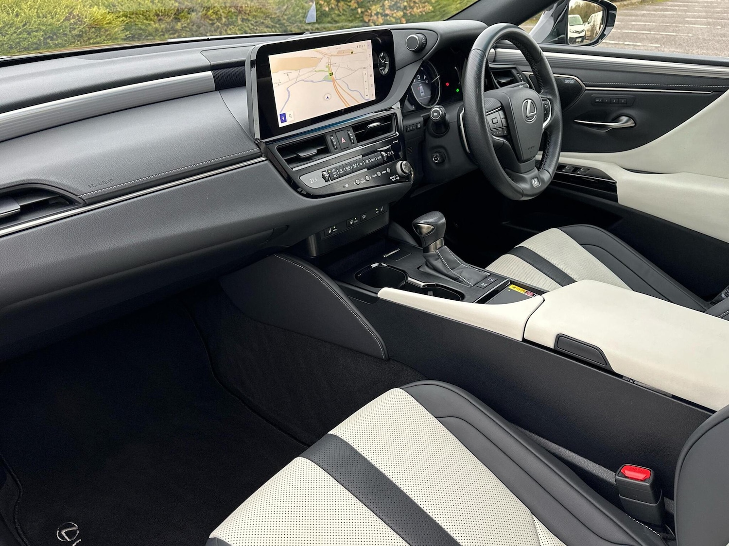 Used Lexus ES 2023 for sale - 76730707: Photo 2