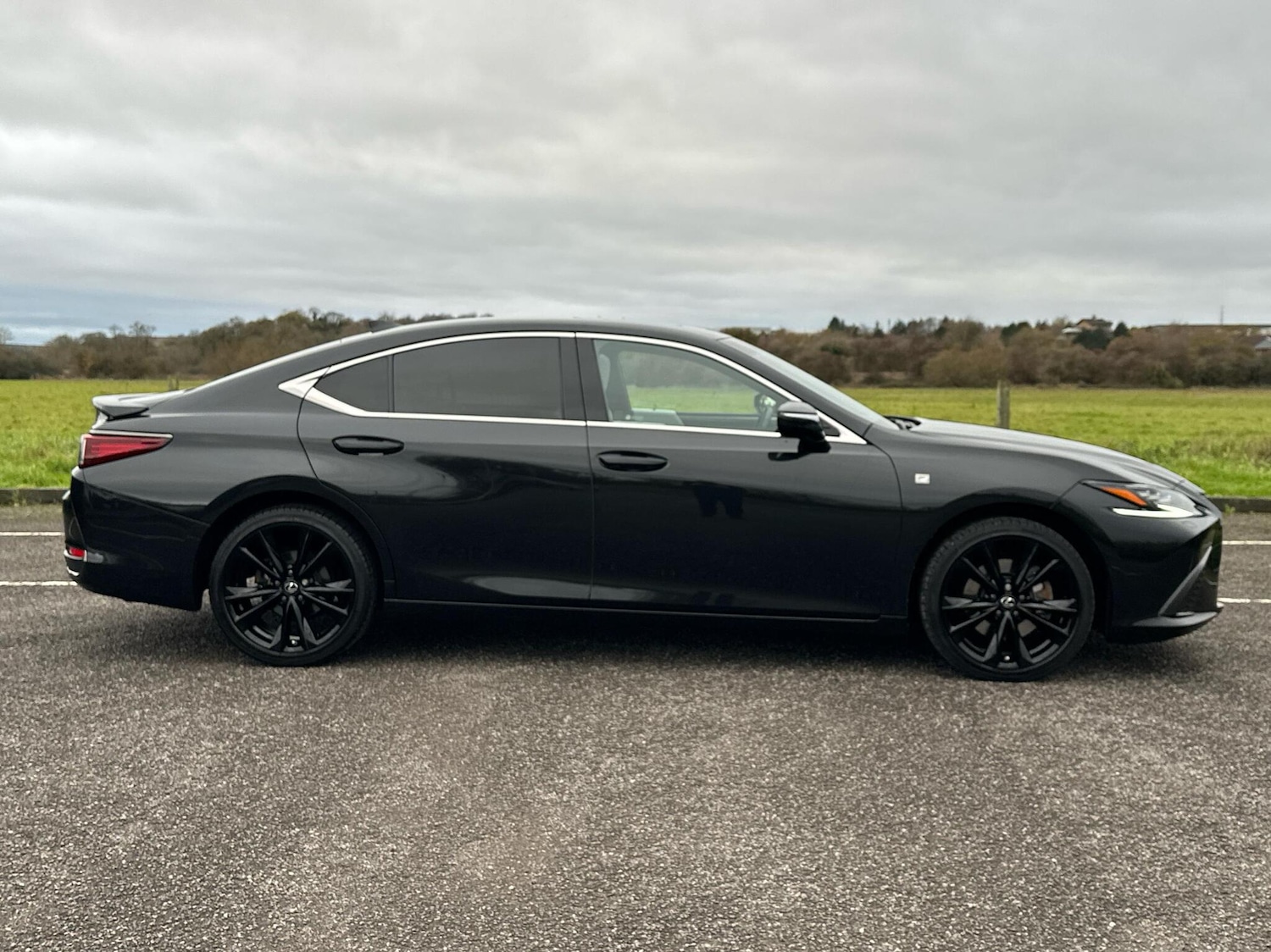 Used Lexus ES 2023 for sale - 76730707: Photo 4