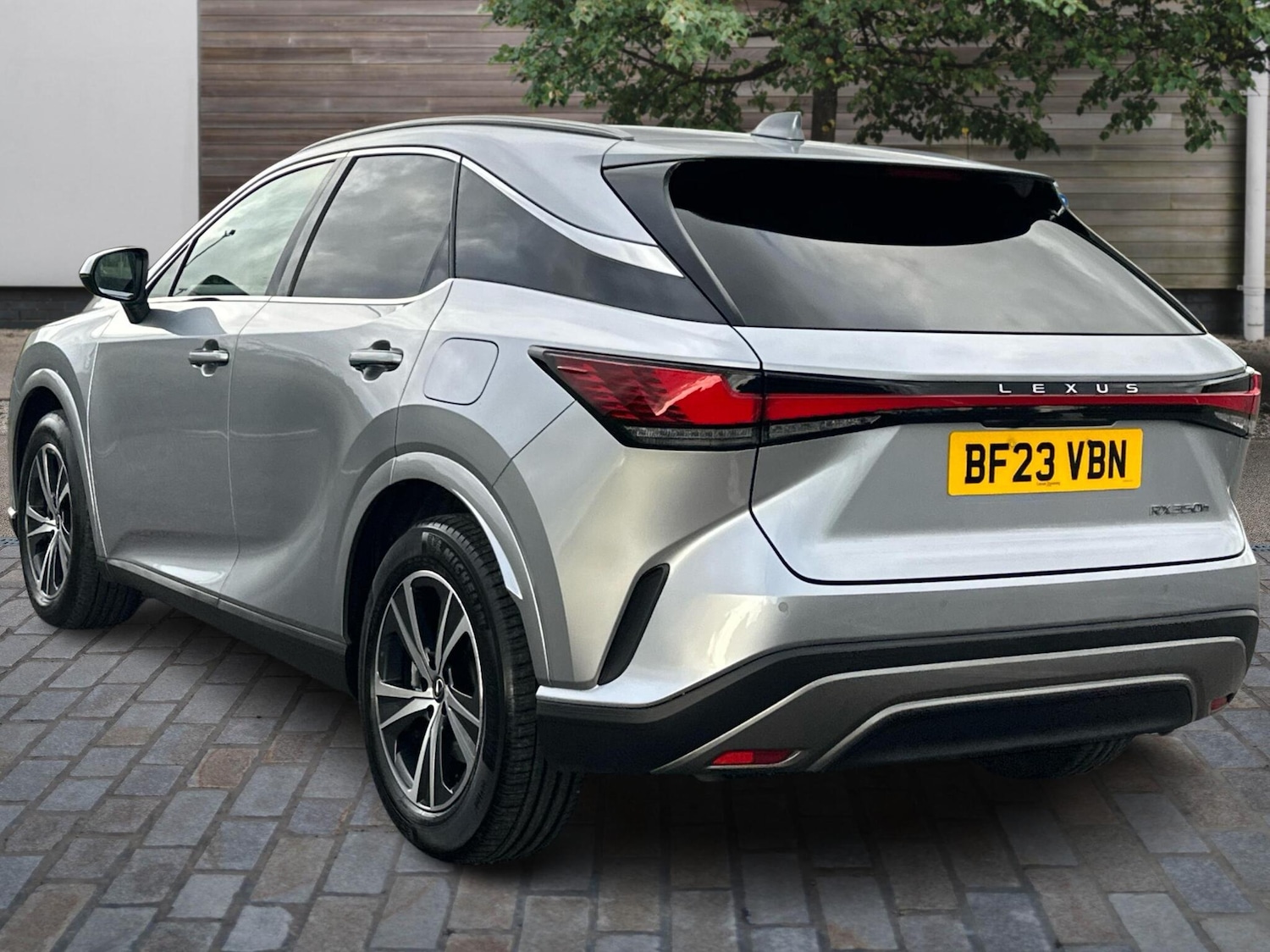 Used Lexus RX 2023 for sale - 76372381: Photo 3