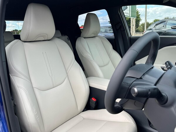Used Lexus LBX 2025 for sale - 75142561: Photo 13