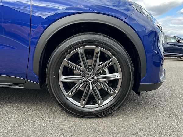 Used Lexus LBX 2025 for sale - 75142561: Photo 5