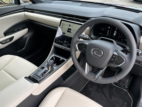 Used Lexus LBX 2025 for sale - 75142561: Photo 6