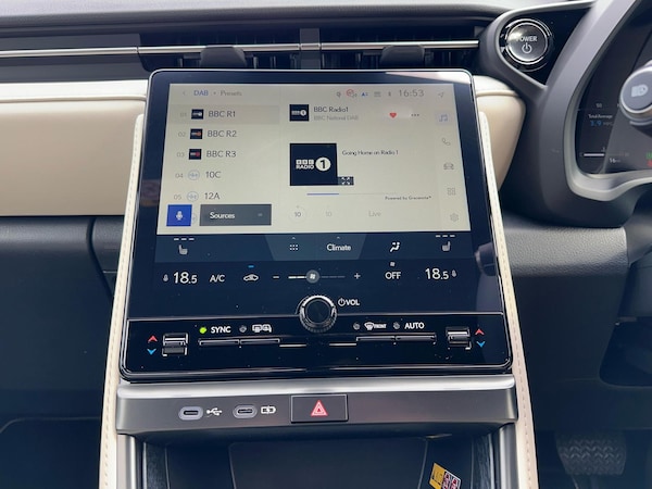 Used Lexus LBX 2025 for sale - 75142561: Photo 8