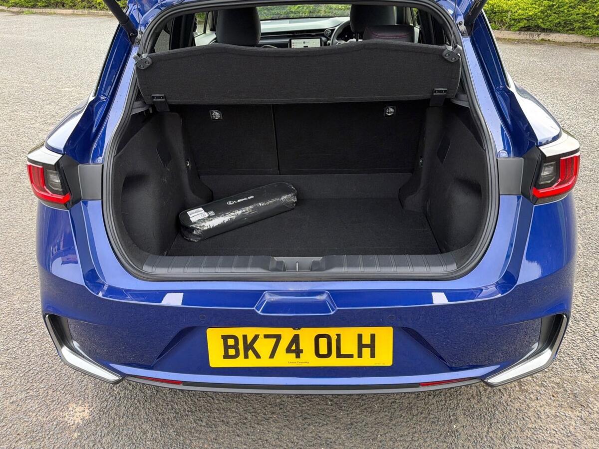 Used Lexus LBX 2025 for sale - 77978885: Photo 10