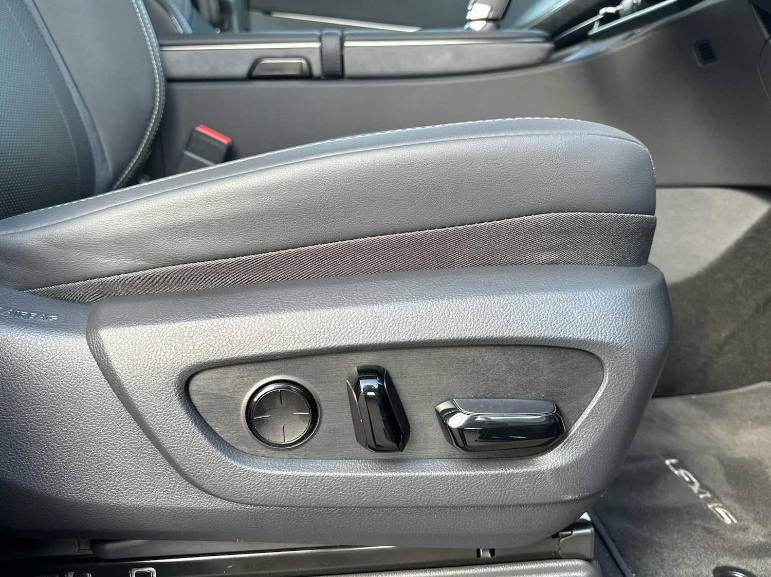 Used Lexus LM 2025 for sale - 76574657: Photo 14