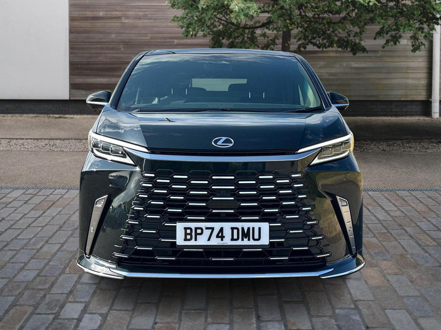 Used Lexus LM 2025 for sale - 76574657: Photo 2