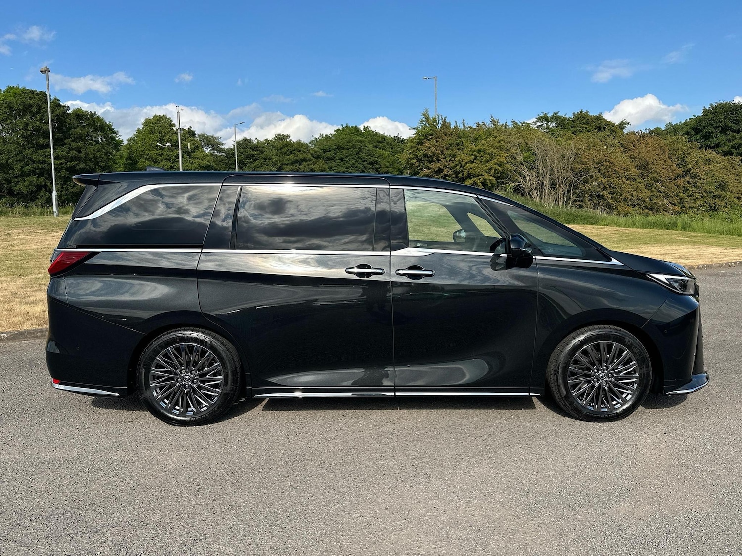 Used Lexus LM 2025 for sale - 76574657: Photo 5