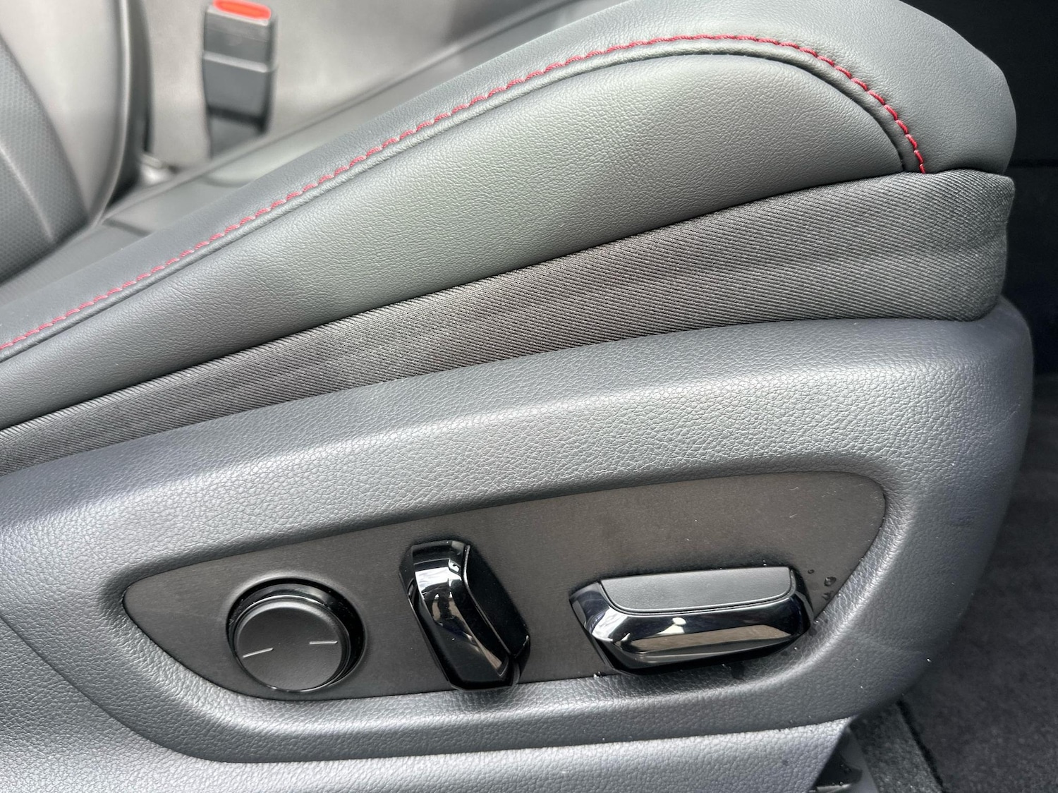 Used Lexus UX 2025 for sale - 77770686: Photo 13