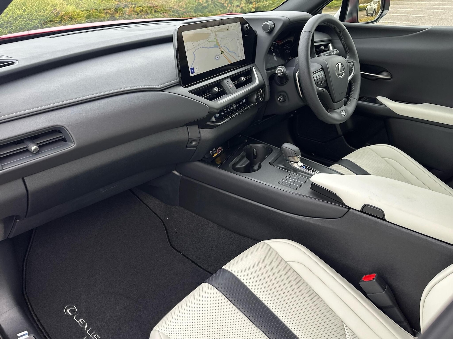 Used Lexus UX 2025 for sale - 76514438: Photo 2
